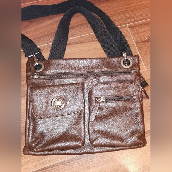 Brown purse with adjustable strap - Picture 4 of 5
